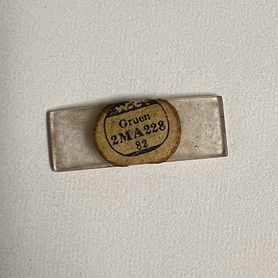 GRUEN : 329/182- Rectangle 22.8mm x 8.2mm